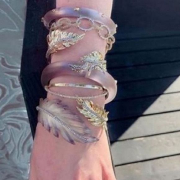 ALEXIS BITTAR DOUBLE FEATHER CUFF IN GOLD WITH CRYSTALS!!! - Picture 2 of 4
